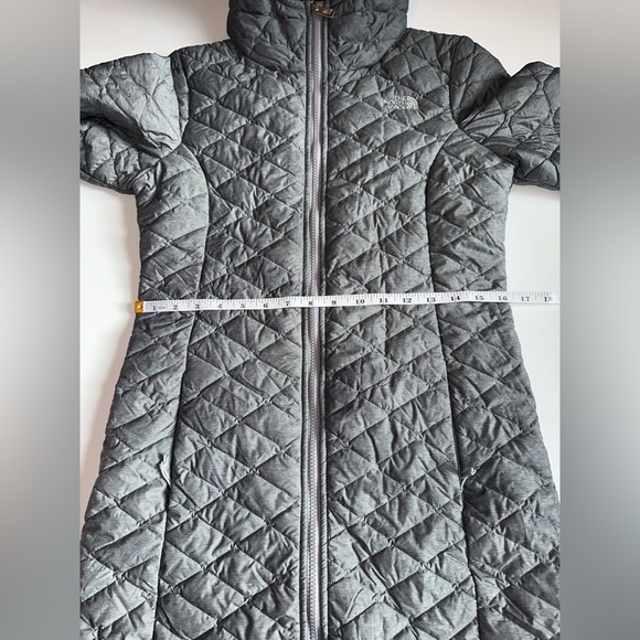 The North Face ThermoBall Parka Jacket Womens XS Gray Quilted Hooded Long Puffer - Picture 8 of 12